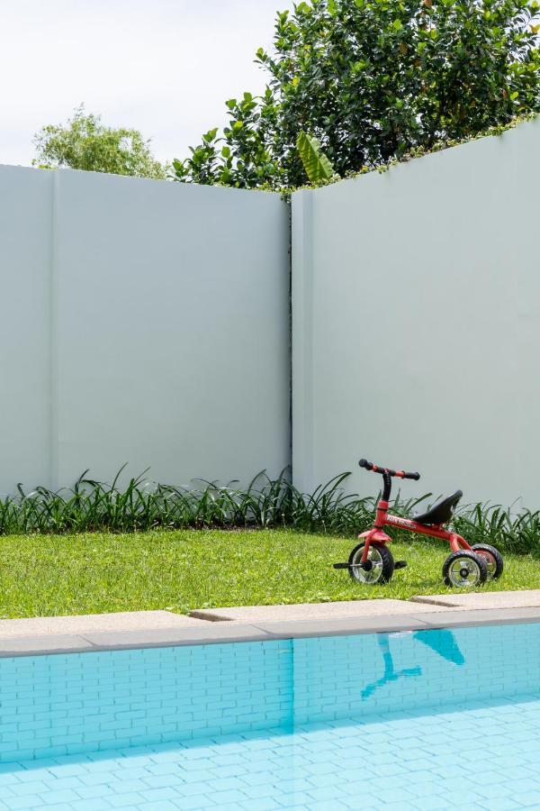 Beautiful Comfortable And Fully Equipped Big Pool Villa With 65Inch Smart Tv Located Near Popular Bangtao Beach And Laguna Bang Tao Beach  Exteriör bild